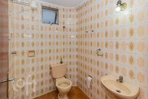 Image 13 - 882182