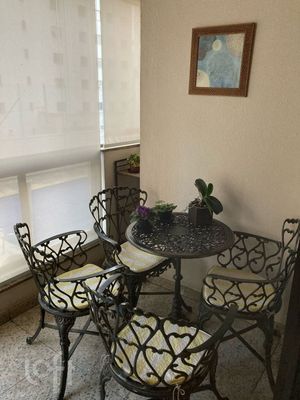 Image 4 - 882188