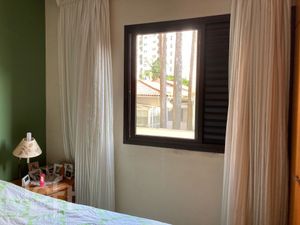 Image 19 - 882188