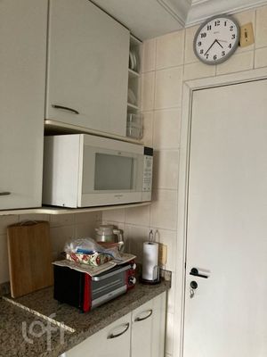 Image 13 - 882188