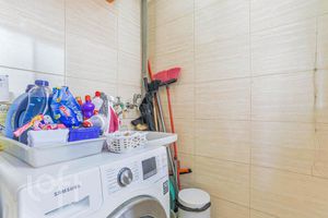 Image 9 - 882193