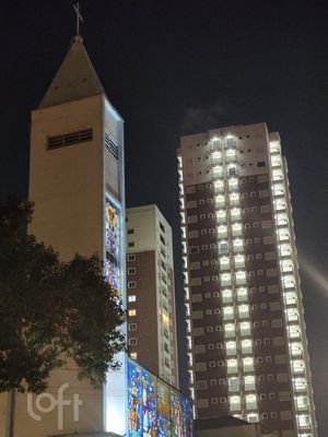Image 11 - 882200