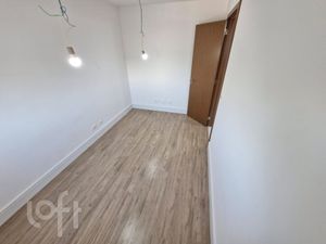 Image 8 - 882200