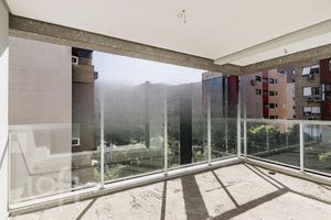 Image 3 - 882201