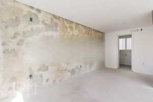 Image 18 - 882201