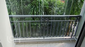 Image 5 - 882203