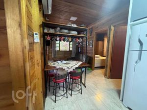 Image 1 - 882205