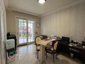 Image 13 - 882207