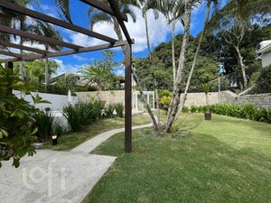 Image 8 - 882207