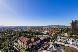 Image 1 - 882208