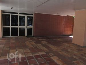 Image 14 - 882210