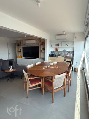 Image 4 - 882211