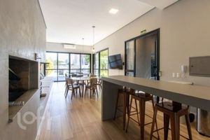 Image 3 - 882212