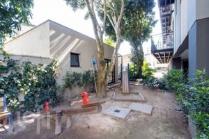 Image 38 - 882212