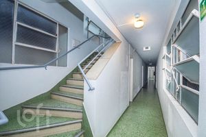 Image 13 - 882213
