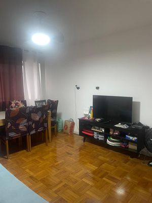 Image 12 - 882215
