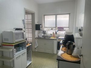 Image 3 - 882215