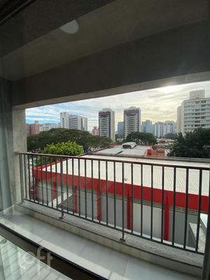 Image 7 - 882221