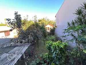 Image 30 - 882230