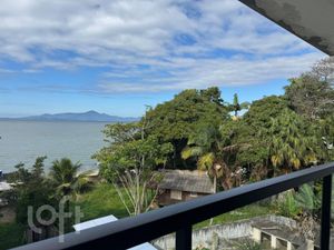 Image 15 - 882235
