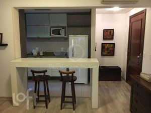 Image 8 - 882236