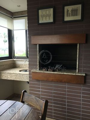 Image 4 - 882236