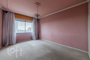 Image 19 - 882247
