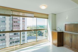 Image 9 - 882250