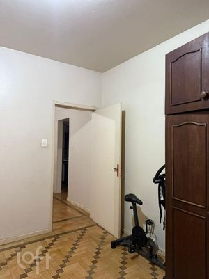 Image 11 - 882257