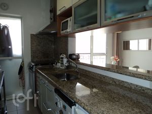 Image 1 - 882261
