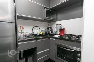 Image 4 - 882264