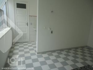 Image 4 - 882266