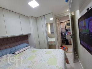 Image 19 - 882277