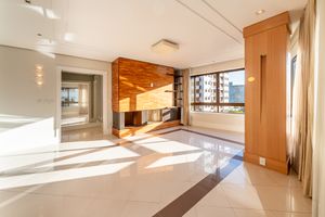 Image 1 - 882279
