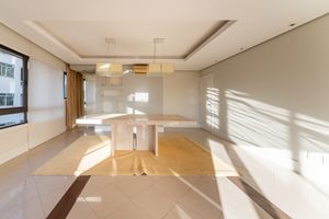 Image 11 - 882279