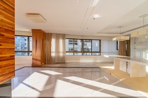 Image 7 - 882279