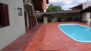 Image 6 - 882283