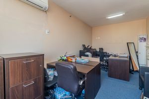 Image 8 - 882284