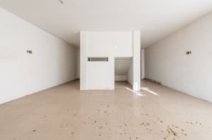 Image 19 - 882316