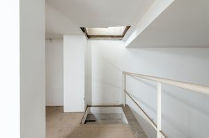 Image 8 - 882316