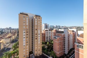 Image 8 - 882317