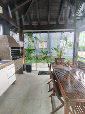 Image 18 - 882318