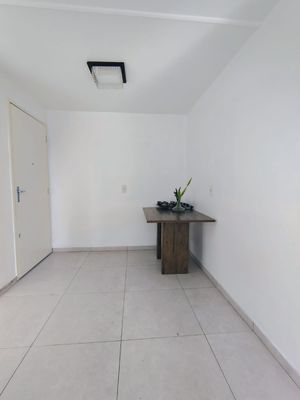 Image 3 - 882318