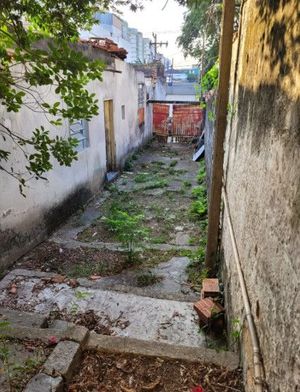 Image 5 - 882320