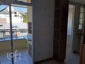 Image 7 - 882324