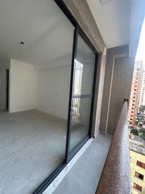 Image 8 - 882325