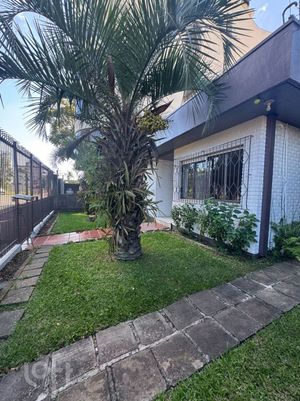 Image 1 - 882326