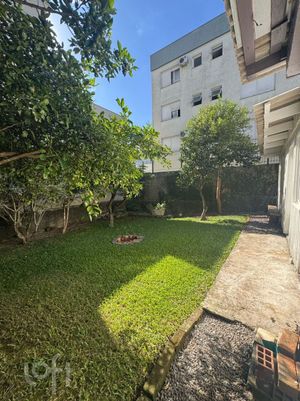 Image 33 - 882326