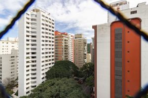 Image 10 - 882328