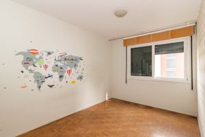 Image 14 - 882328